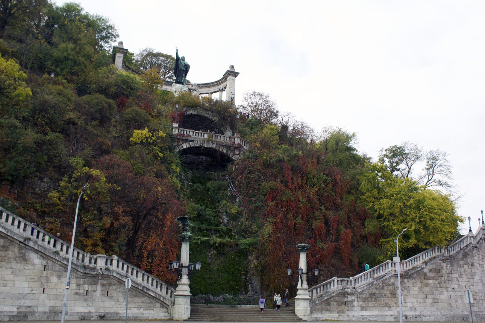 foto della salita verso buda da budapest