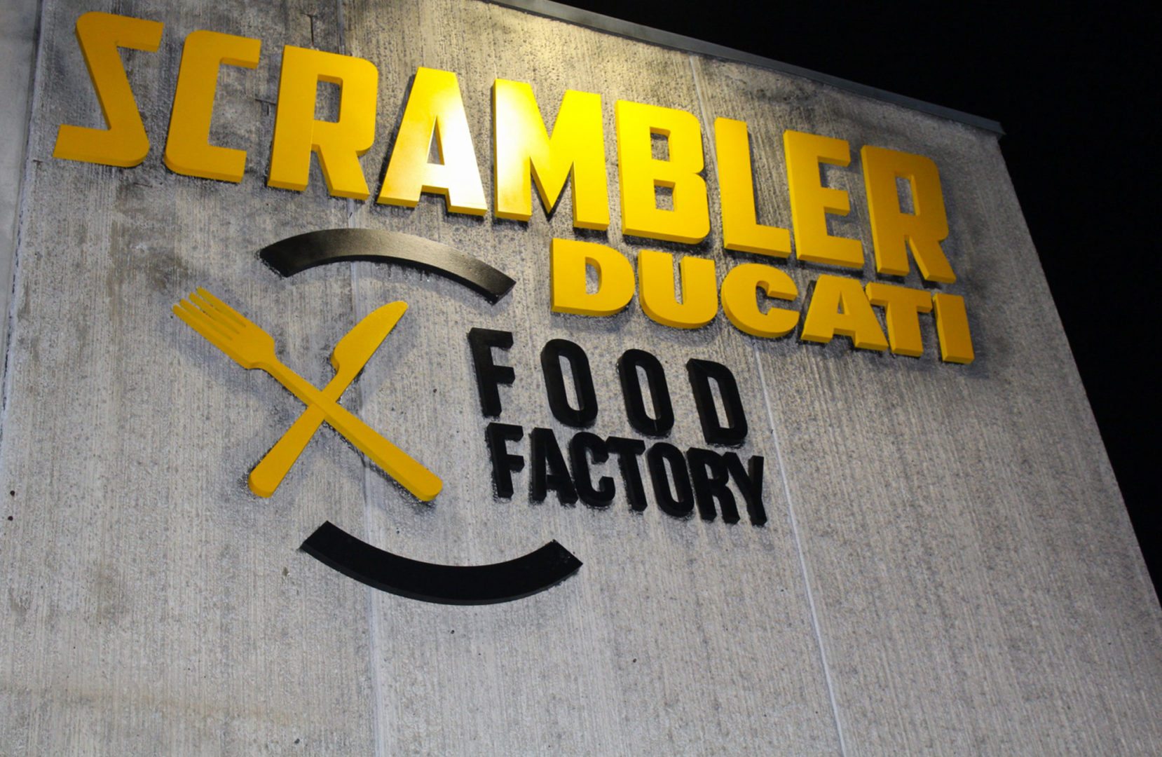 Bologna Scrambler Food Factory:esterno