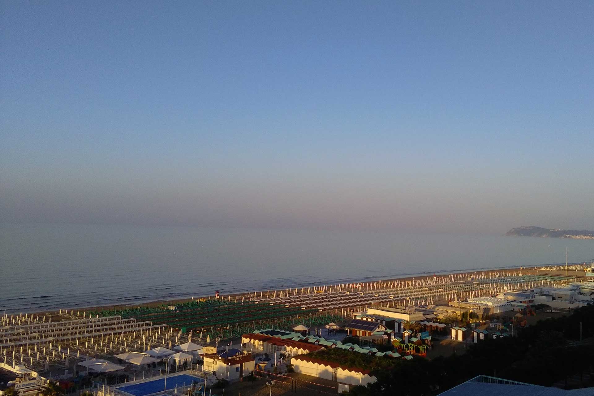 rriccione dall'alto al tramonto