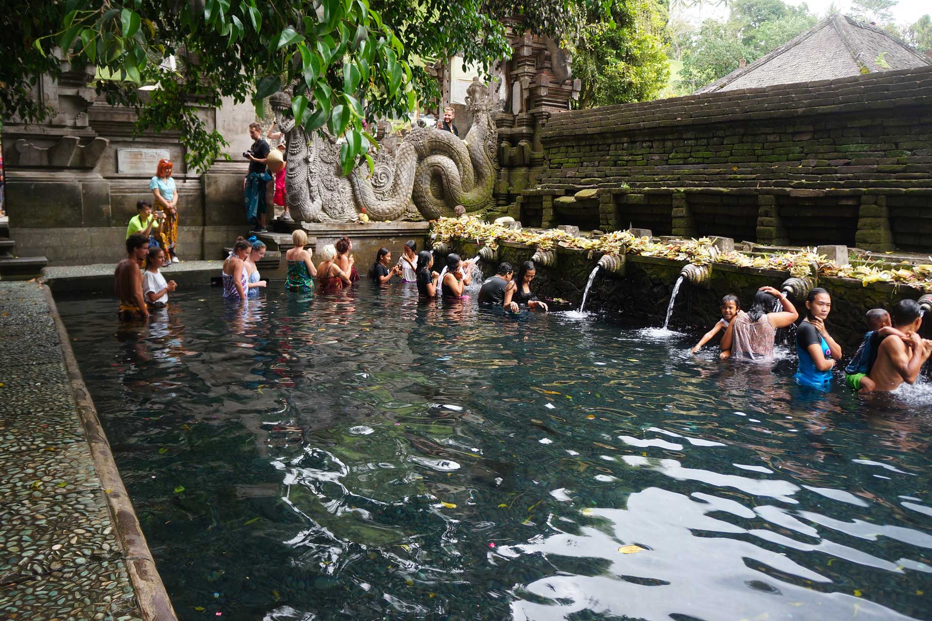 tempio acqua sacra, bali, indonesia