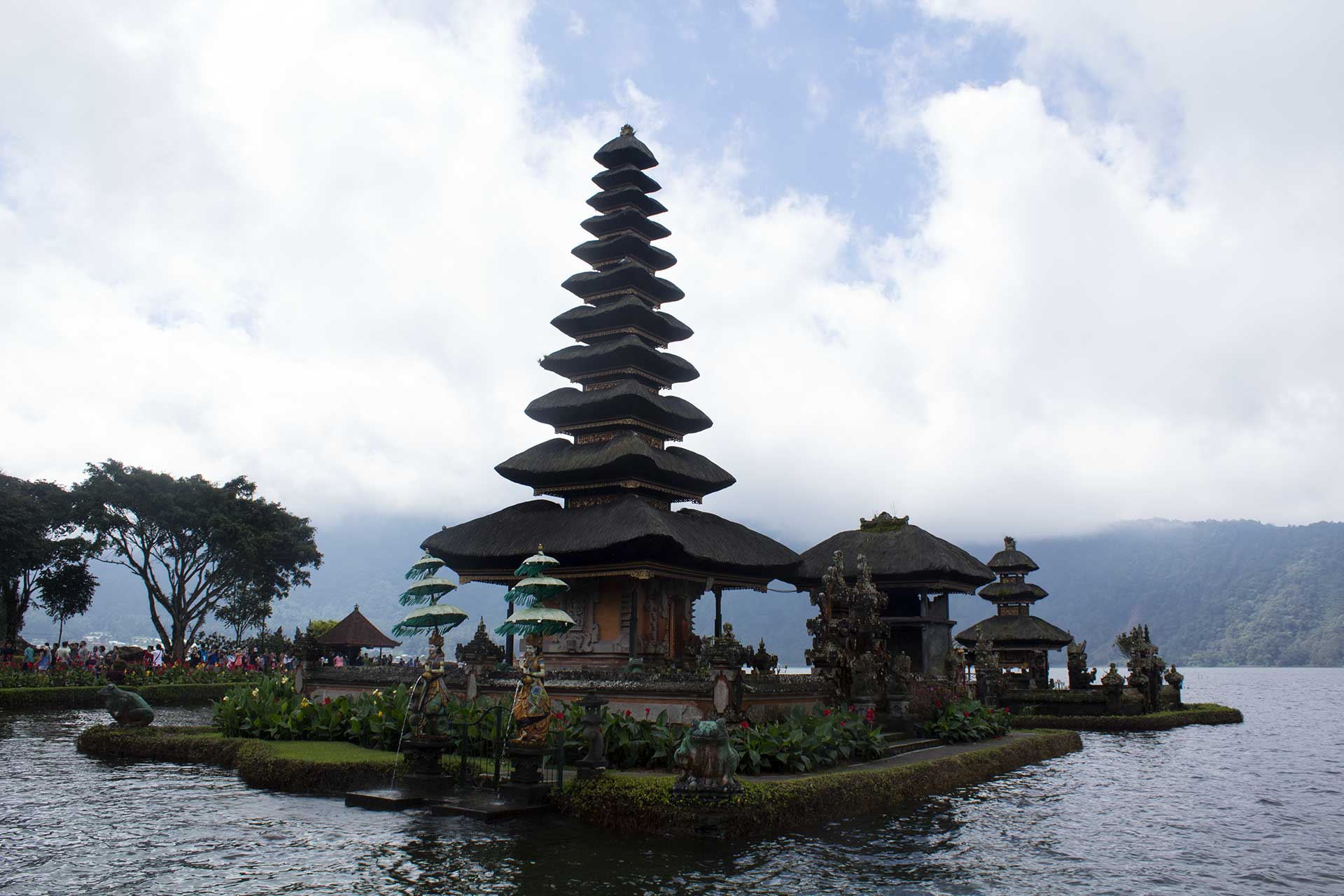 tempio sul mare a Bali