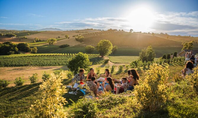 cena itinerante nei campi