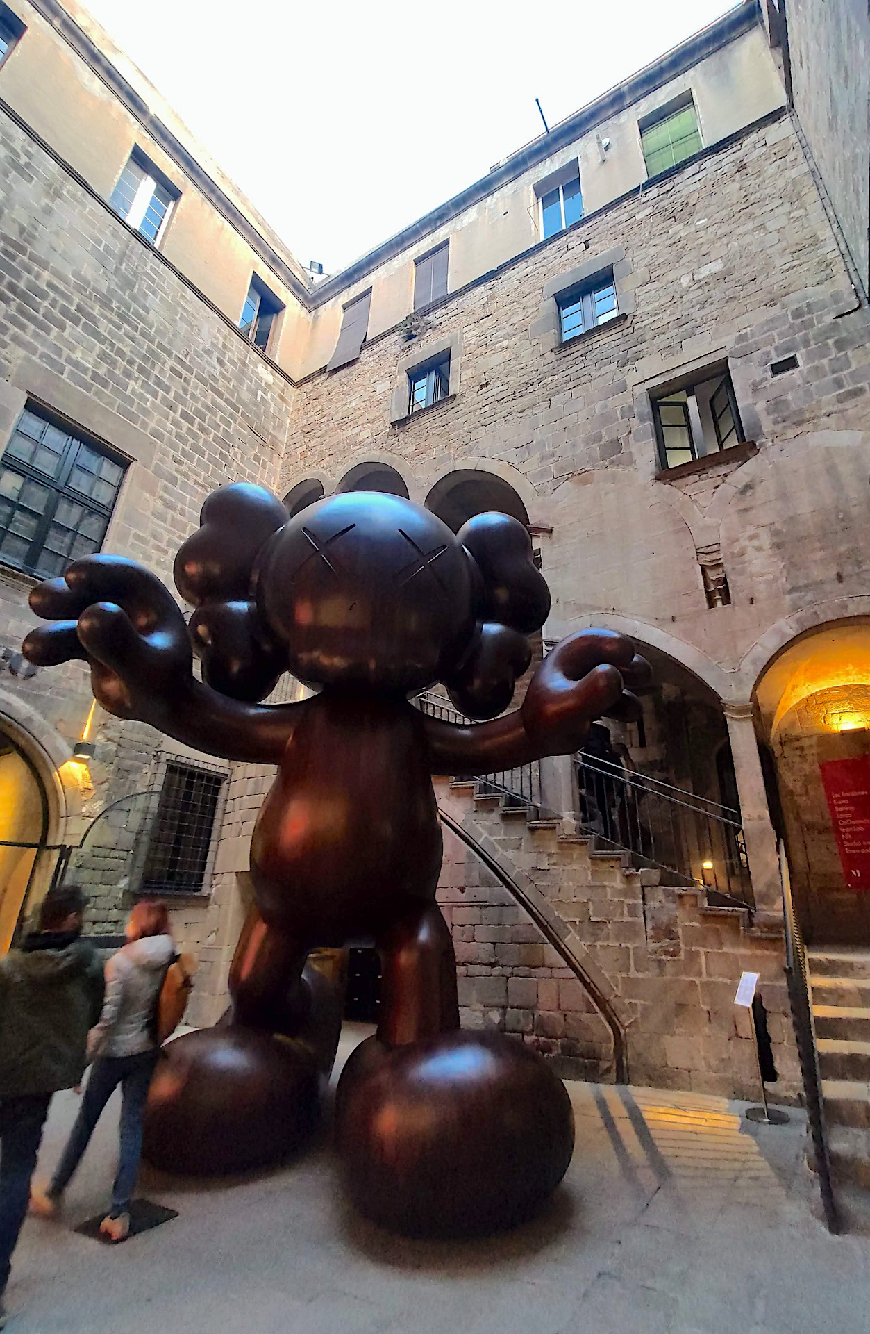 moco museum Barcellona con la pioggia moco museum barcelona perfetto per un giorno di pioggia