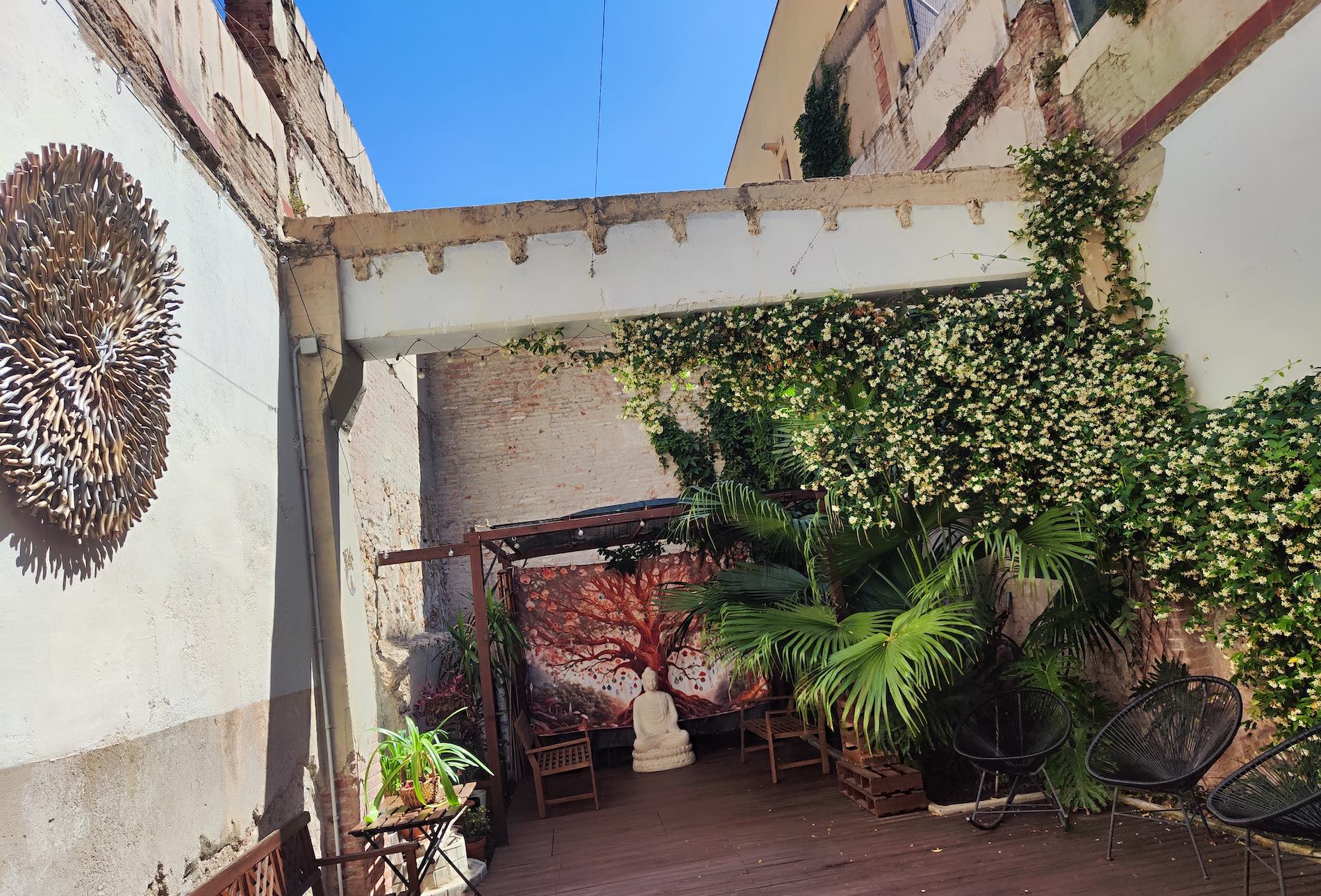 villa zen Barcellona con la pioggiia